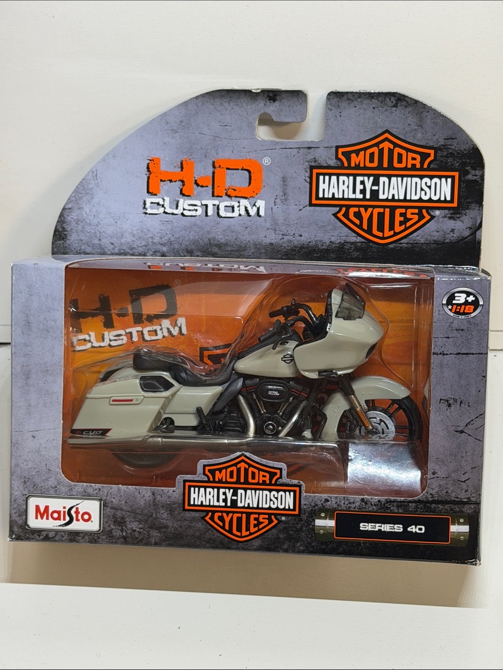Harley-Davidson Diecast Motorcycle - Cream and Black